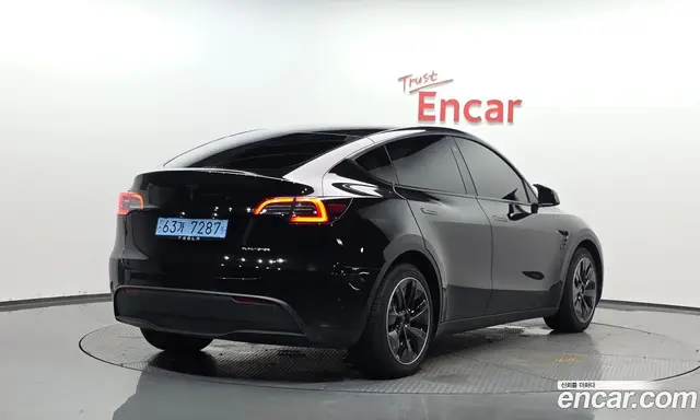 Tesla Model Y 2021 0.2 автомат (гидро), миниатюра 1 Tesla Model Y 2021 0.2 автомат (гидро), миниатюра 1
