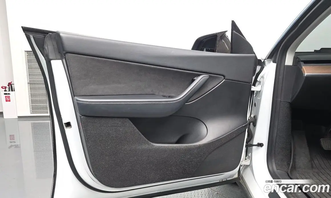 Tesla Model Y 2021 0.2 автомат (гидро), фото 13 Tesla Model Y 2021 0.2 автомат (гидро), фото 13