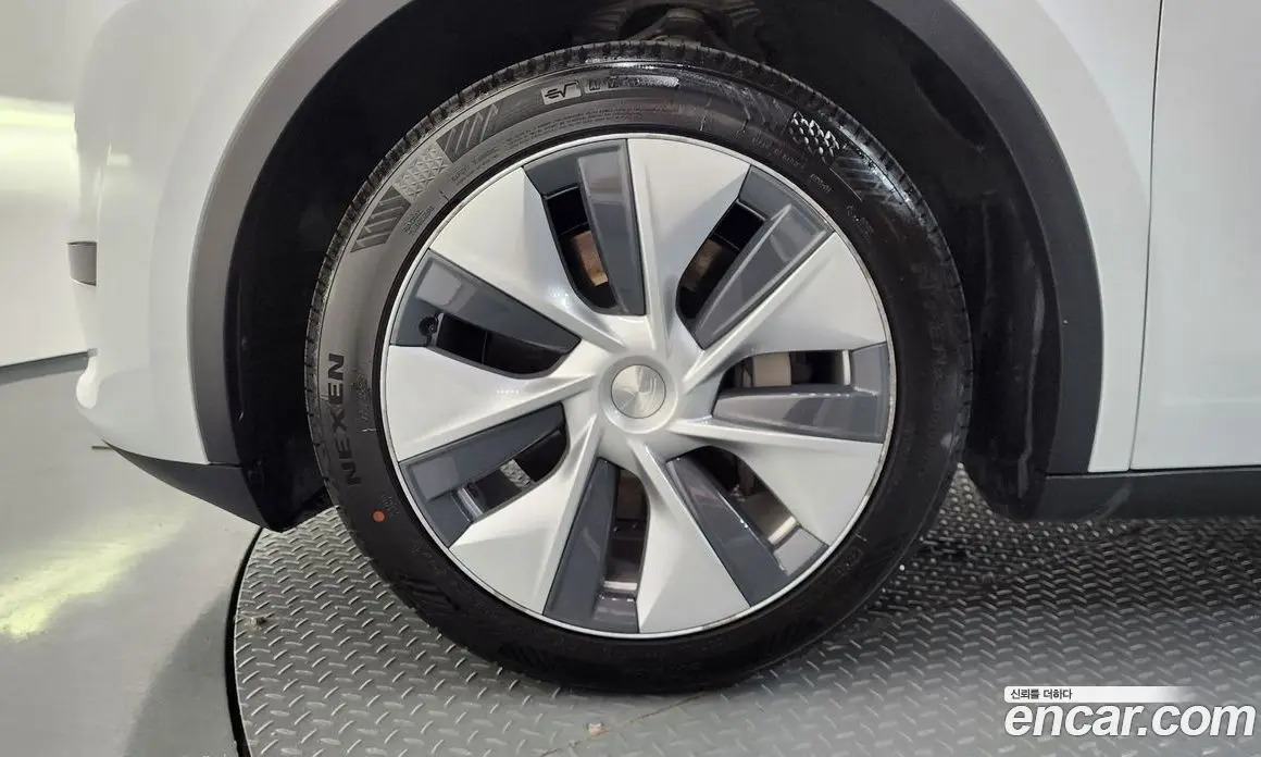 Tesla Model Y 2023 0.2 автомат (гидро), фото 4 Tesla Model Y 2023 0.2 автомат (гидро), фото 4