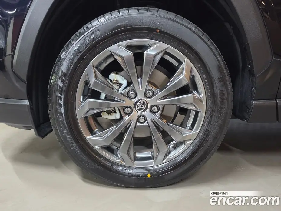 Toyota RAV4 2025 2.5 автомат (гидро), фото 5