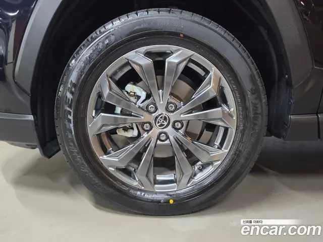 Toyota RAV4 2025 2.5 автомат (гидро), миниатюра 5