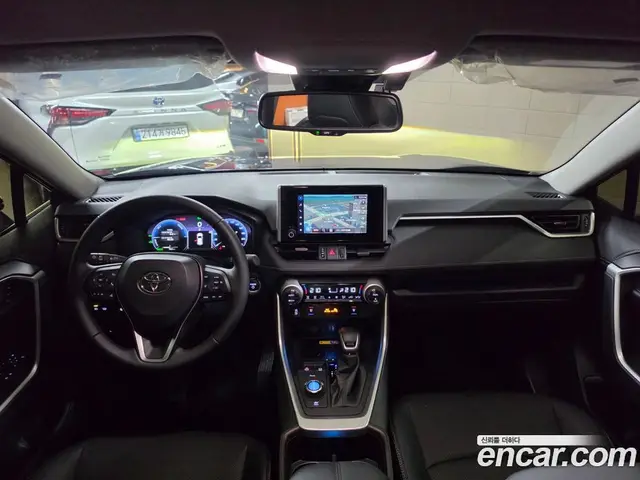 Toyota RAV4 2025 2.5 автомат (гидро), миниатюра 7