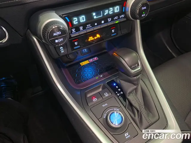 Toyota RAV4 2025 2.5 автомат (гидро), миниатюра 9