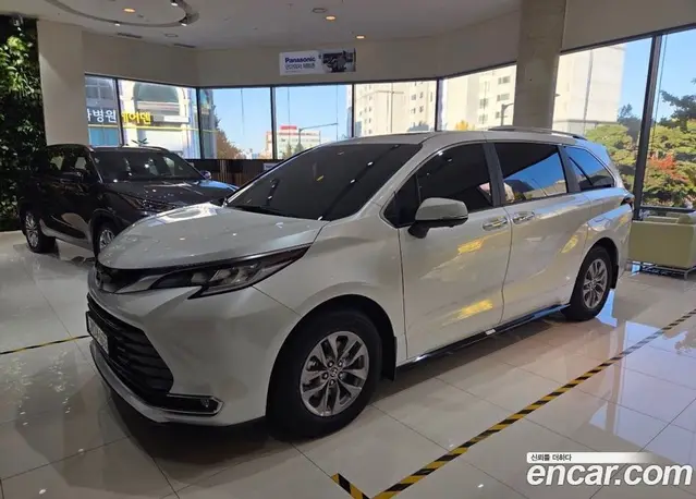 Toyota Sienna 2025 2.5 автомат (гидро), миниатюра 1 Toyota Sienna 2025 2.5 автомат (гидро), миниатюра 1