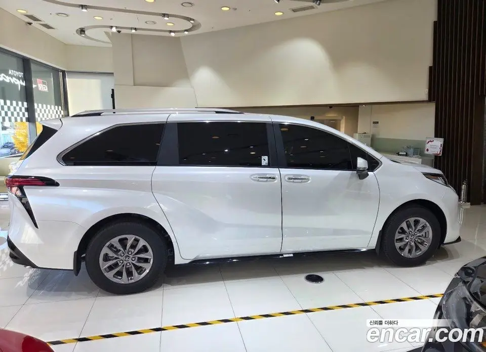 Toyota Sienna 2025 2.5 автомат (гидро), фото 5 Toyota Sienna 2025 2.5 автомат (гидро), фото 5