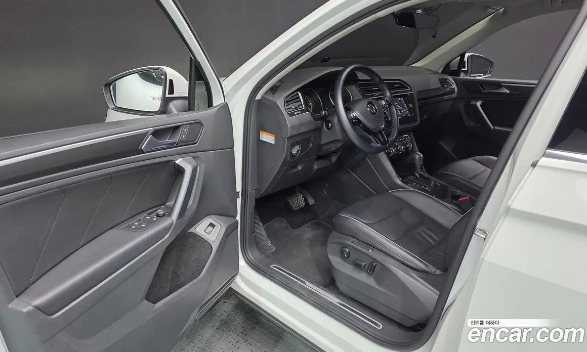 Volkswagen Tiguan 2020 2.0 автомат (гидро), фото 13