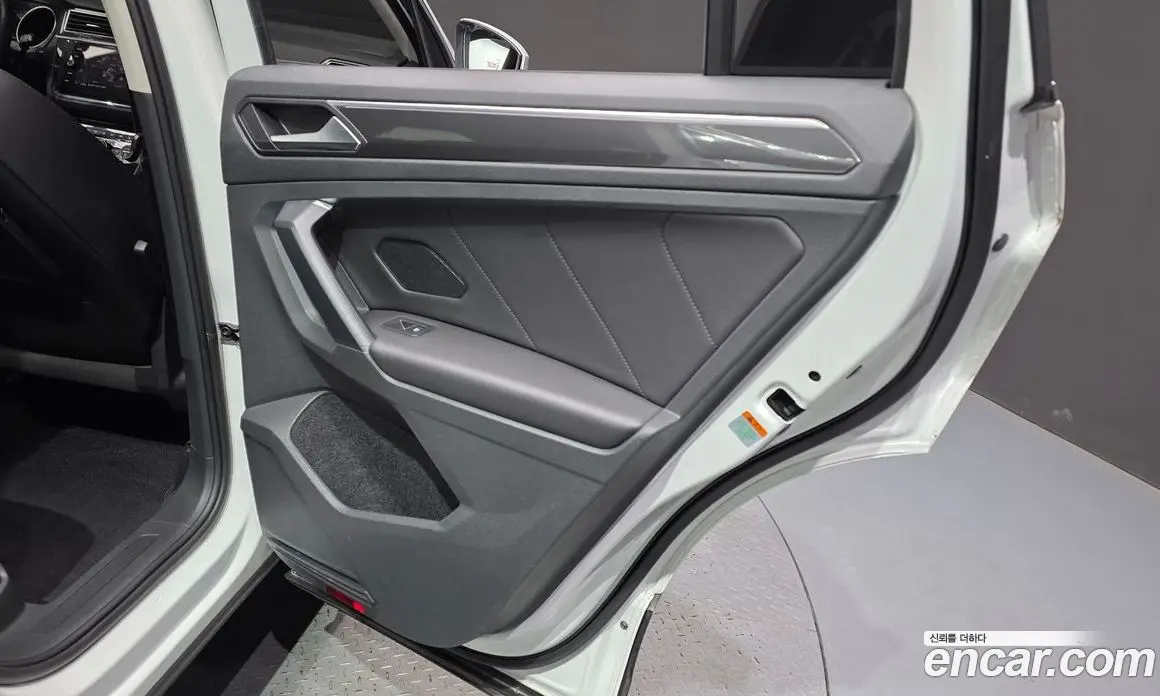 Volkswagen Tiguan 2020 2.0 автомат (гидро), фото 15