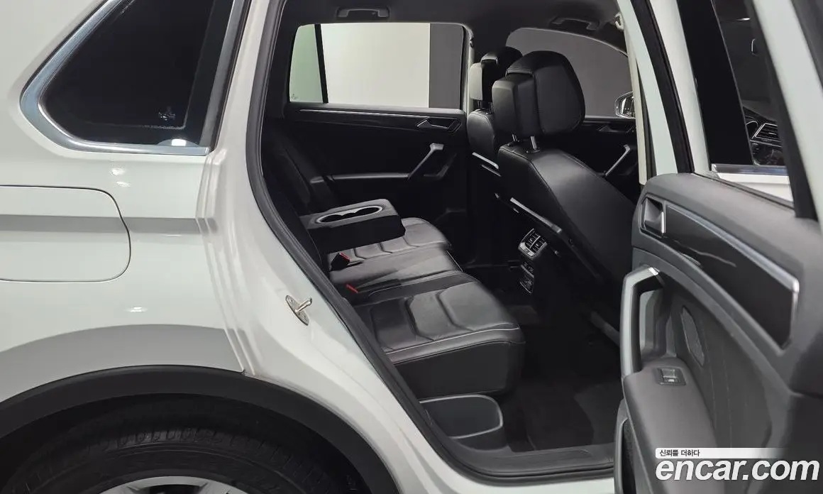 Volkswagen Tiguan 2020 2.0 автомат (гидро), фото 17