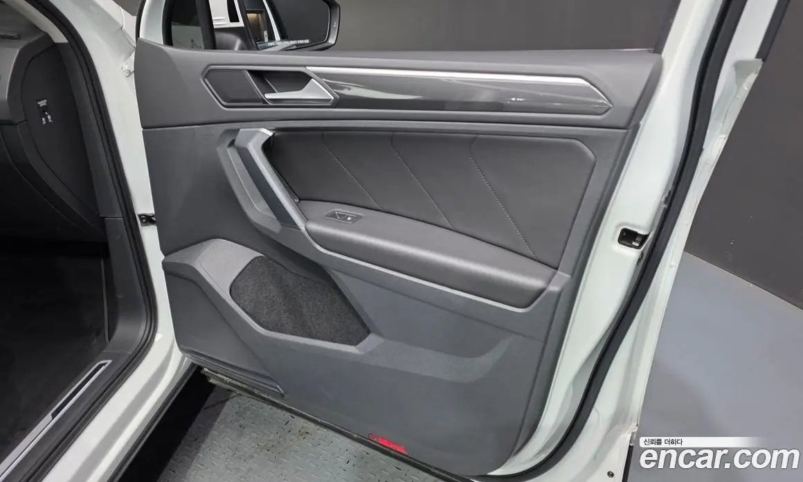 Volkswagen Tiguan 2020 2.0 автомат (гидро), фото 24