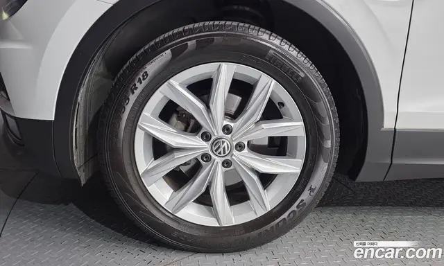 Volkswagen Tiguan 2020 2.0 автомат (гидро), миниатюра 5