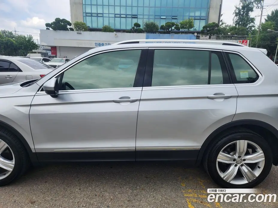 Volkswagen Tiguan 2020 2.0 автомат (гидро), фото 13