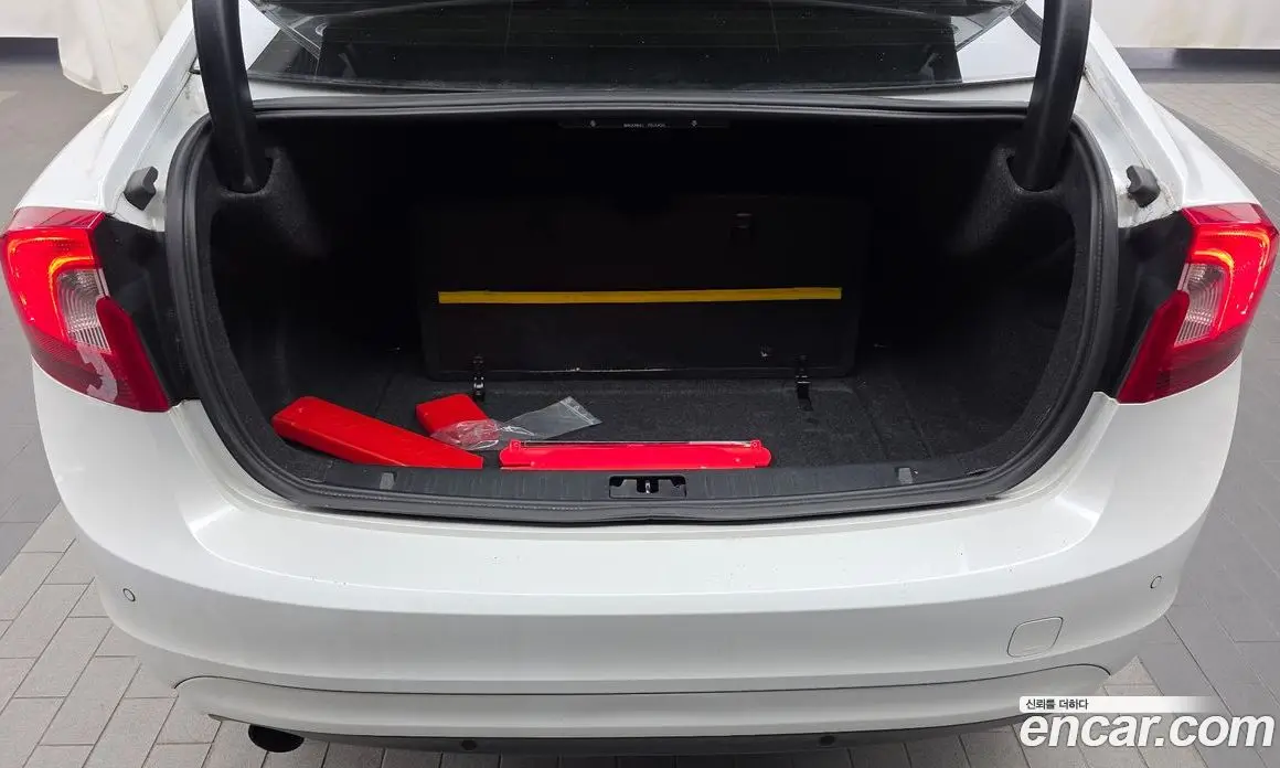 Volvo S60 2015 1.6 автомат (гидро), фото 20