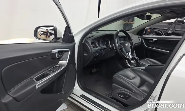Volvo S60 2015 1.6 автомат (гидро), миниатюра 10