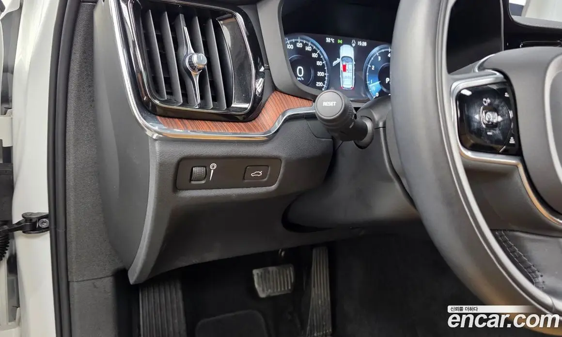 Volvo V60 2021 2.0 автомат (гидро), фото 22