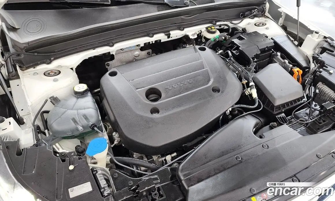 Volvo XC40 2021 2.0 автомат (гидро), фото 6