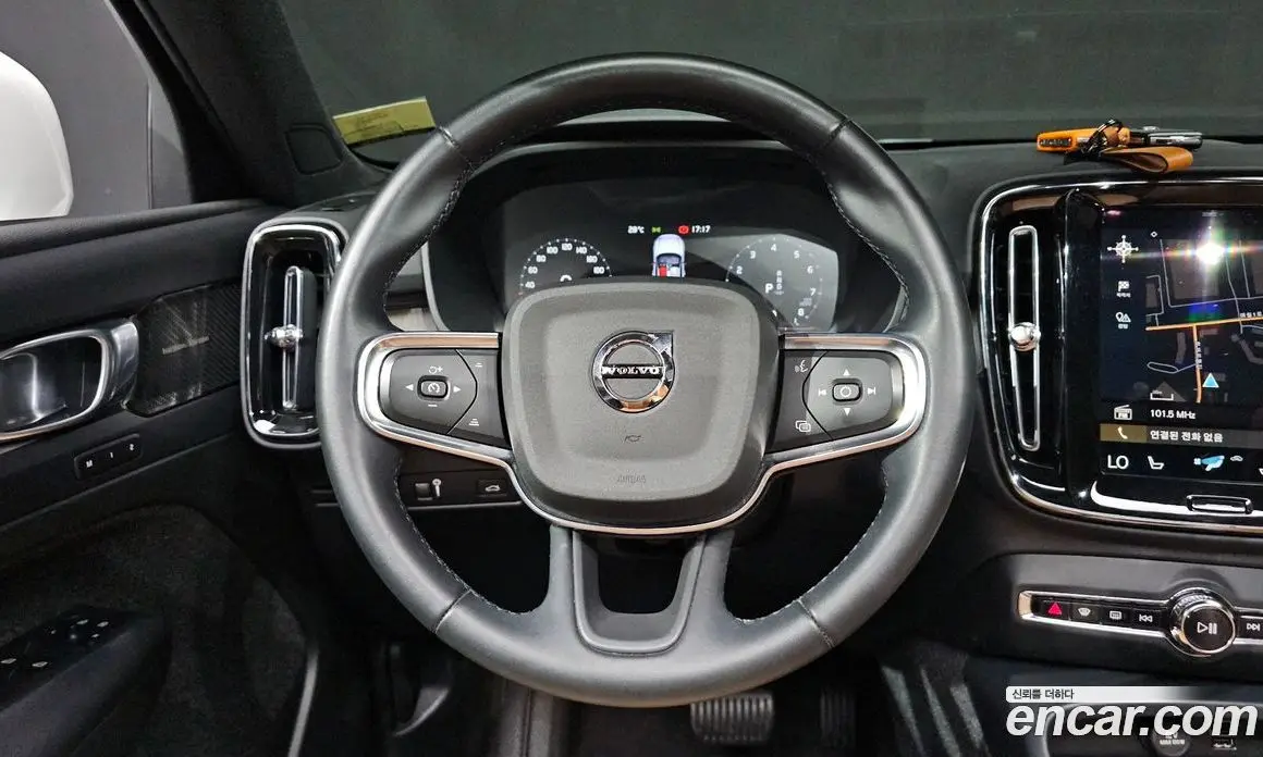 Volvo XC40 2022 2.0 автомат (гидро), фото 11