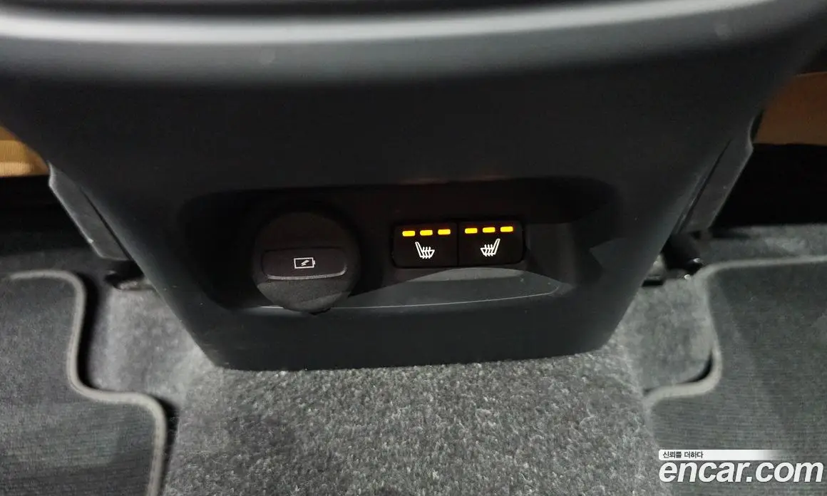 Volvo XC40 2022 2.0 автомат (гидро), фото 18