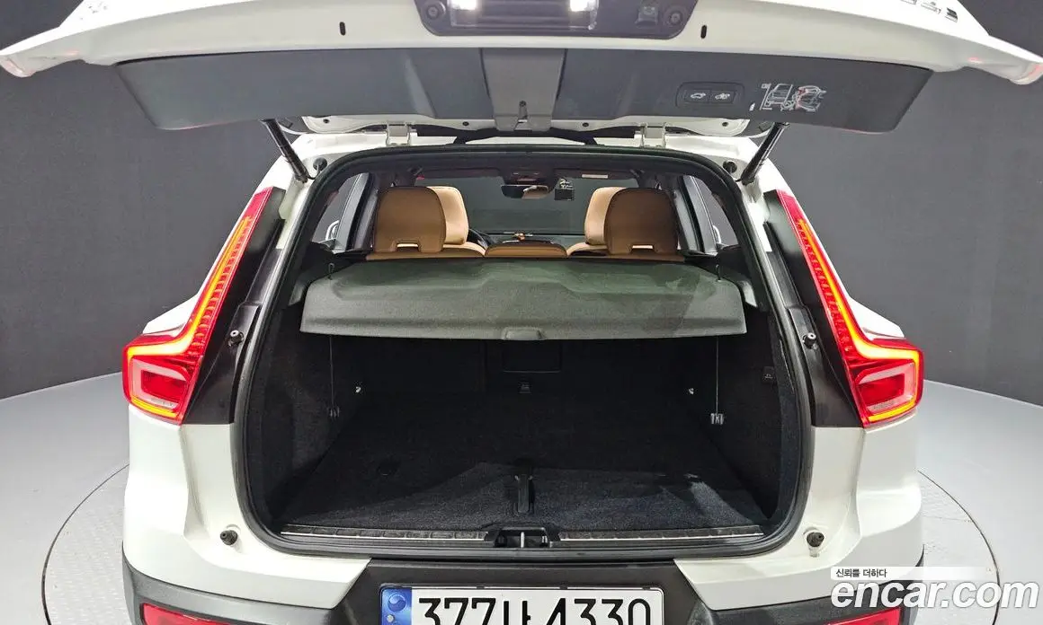 Volvo XC40 2022 2.0 автомат (гидро), фото 20