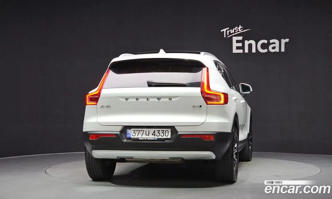 Volvo XC40 2022 2.0 автомат (гидро), фото 4