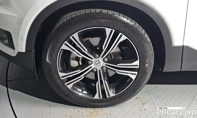 Volvo XC40 2022 2.0 автомат (гидро), миниатюра 5
