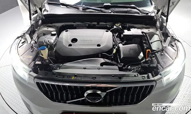 Volvo XC40 2022 2.0 автомат (гидро), миниатюра 6