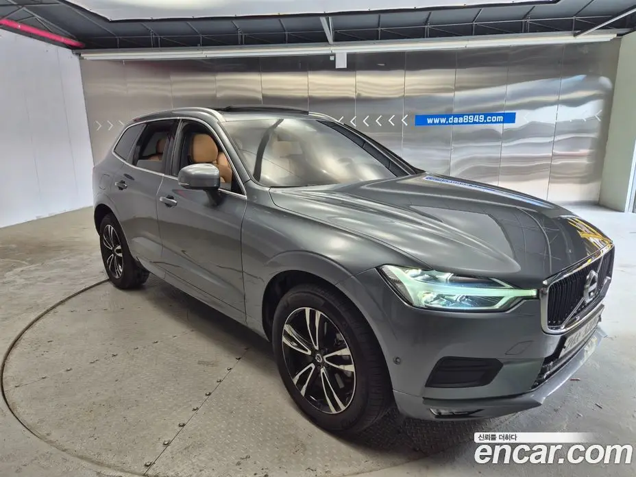 Volvo XC60 2018 2.0 автомат (гидро), фото 18