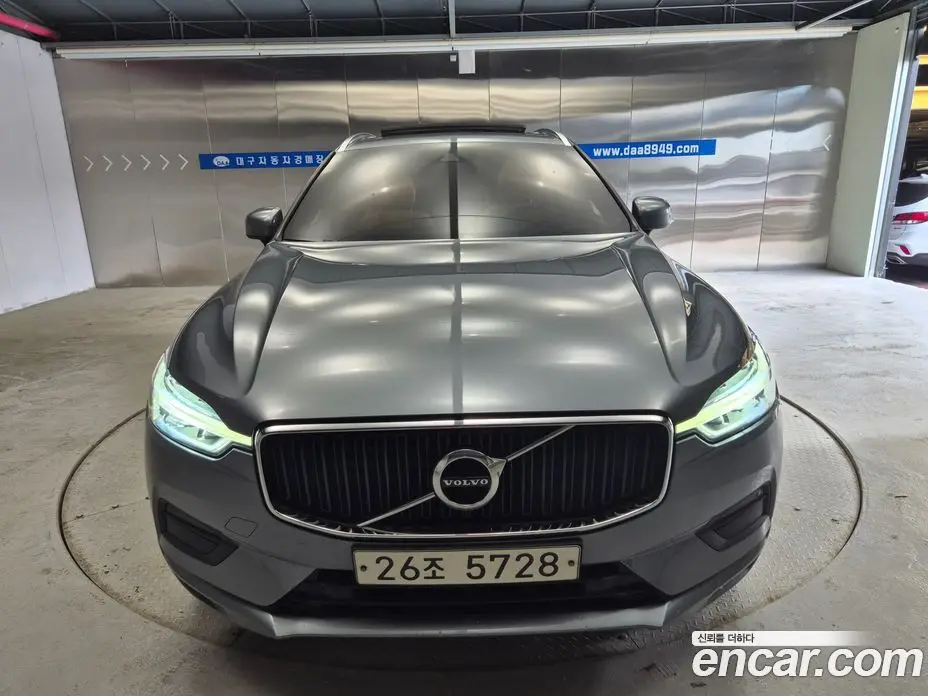 Volvo XC60 2018 2.0 автомат (гидро), фото 3