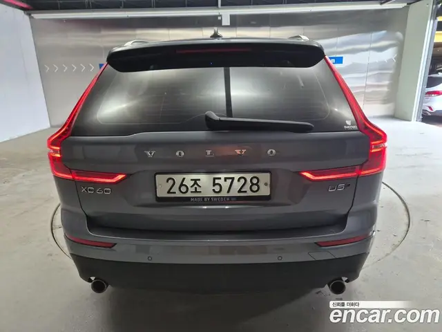 Volvo XC60 2018 2.0 автомат (гидро), миниатюра 4