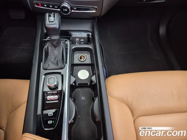 Volvo XC60 2018 2.0 автомат (гидро), миниатюра 10
