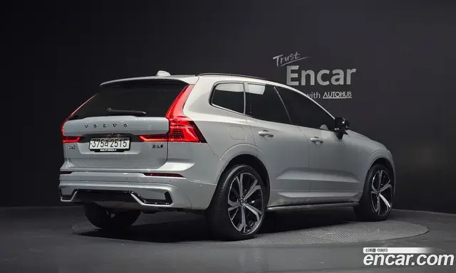 Volvo XC60 2022 2.0 автомат (гидро), миниатюра 2