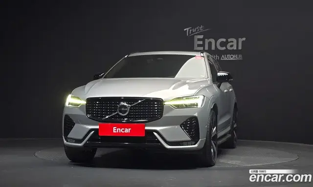 Volvo XC60 2022 2.0 автомат (гидро), миниатюра 3