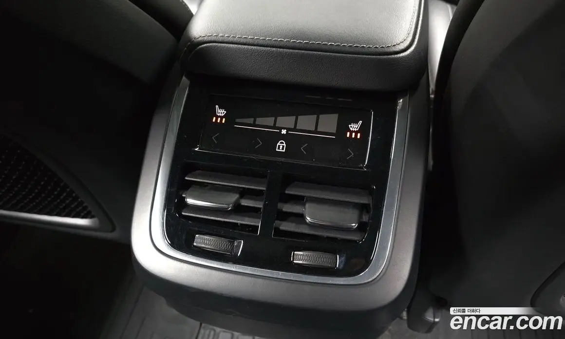 Volvo XC60 2022 2.0 автомат (гидро), фото 27