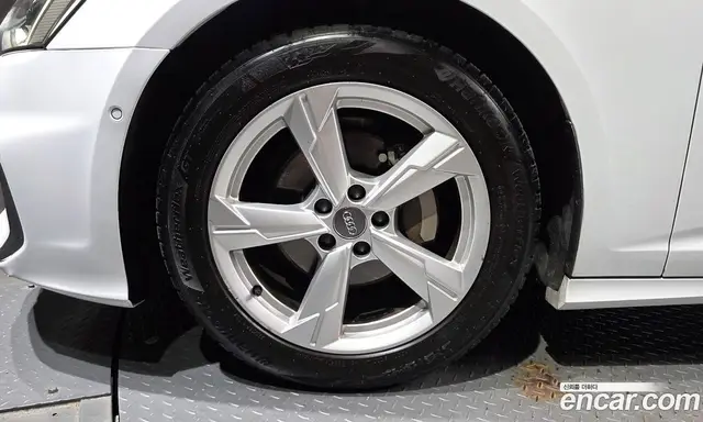 Audi A6 2020 2.0 автомат (гидро), миниатюра 5