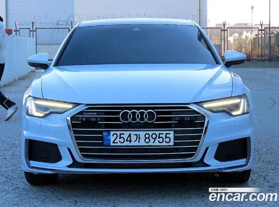 Audi A6 2020 2.0 автомат (гидро), фото 2