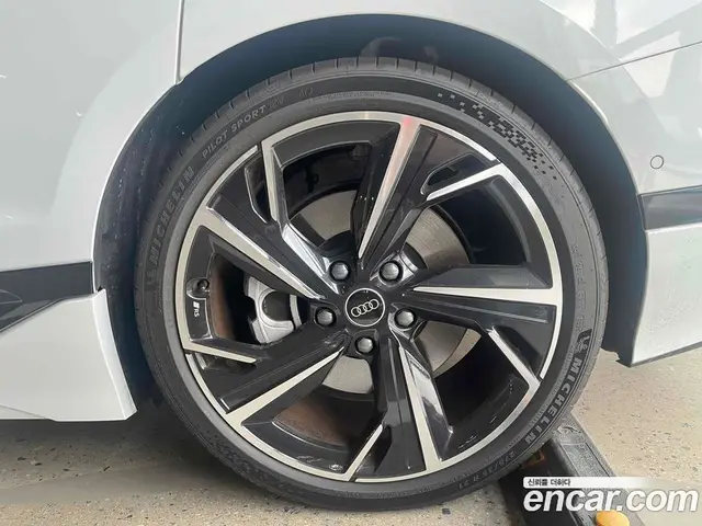 Audi A6 e-tron 2025 автомат (гидро), миниатюра 5