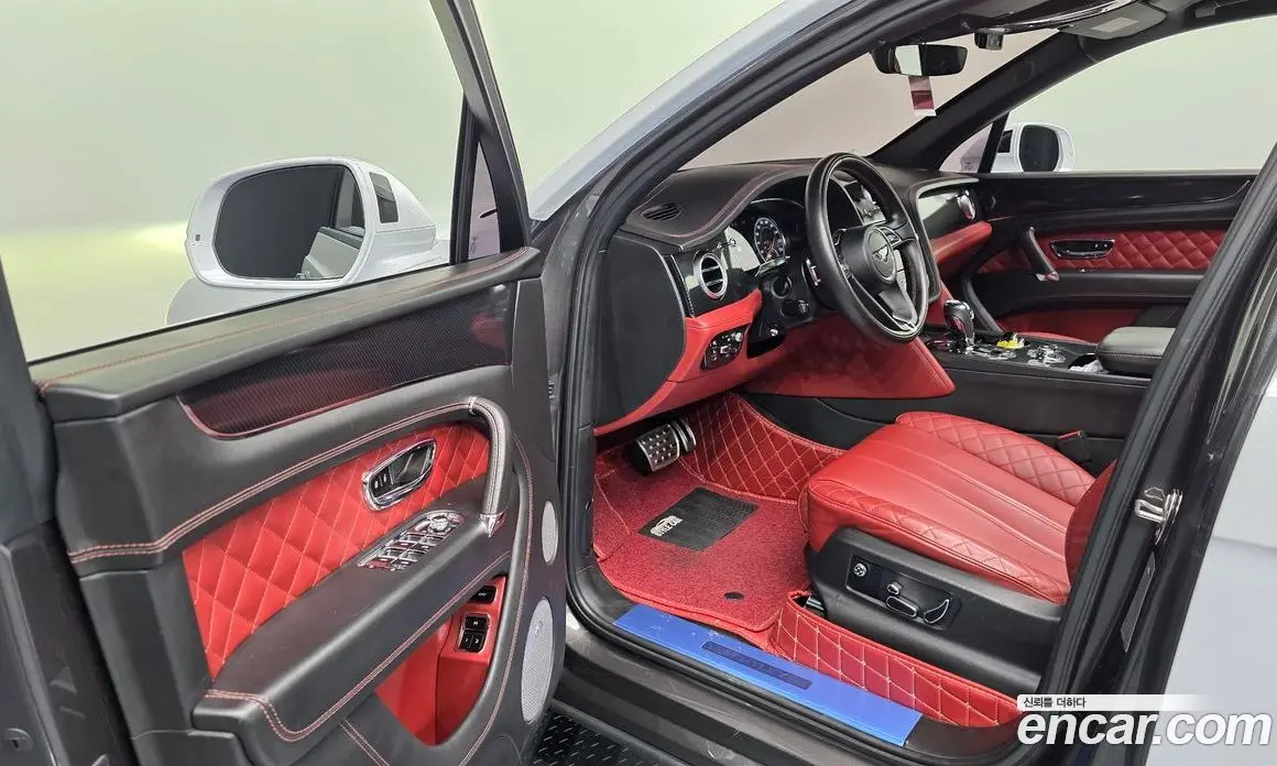 Bentley Bentayga 2018 6.0 автомат (гидро), фото 10 Bentley Bentayga 2018 6.0 автомат (гидро), фото 10