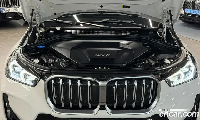 BMW iX1 2023 0.2 автомат (гидро), миниатюра 5
