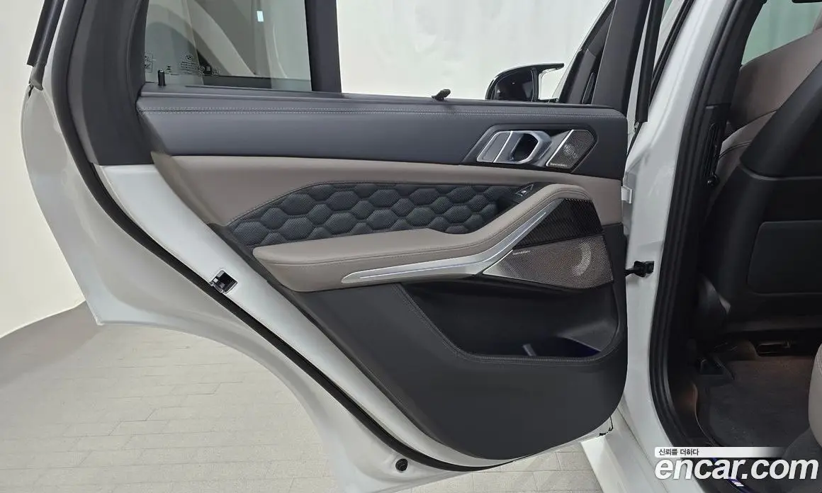 BMW X5M 2024 4.4 автомат (гидро), фото 15