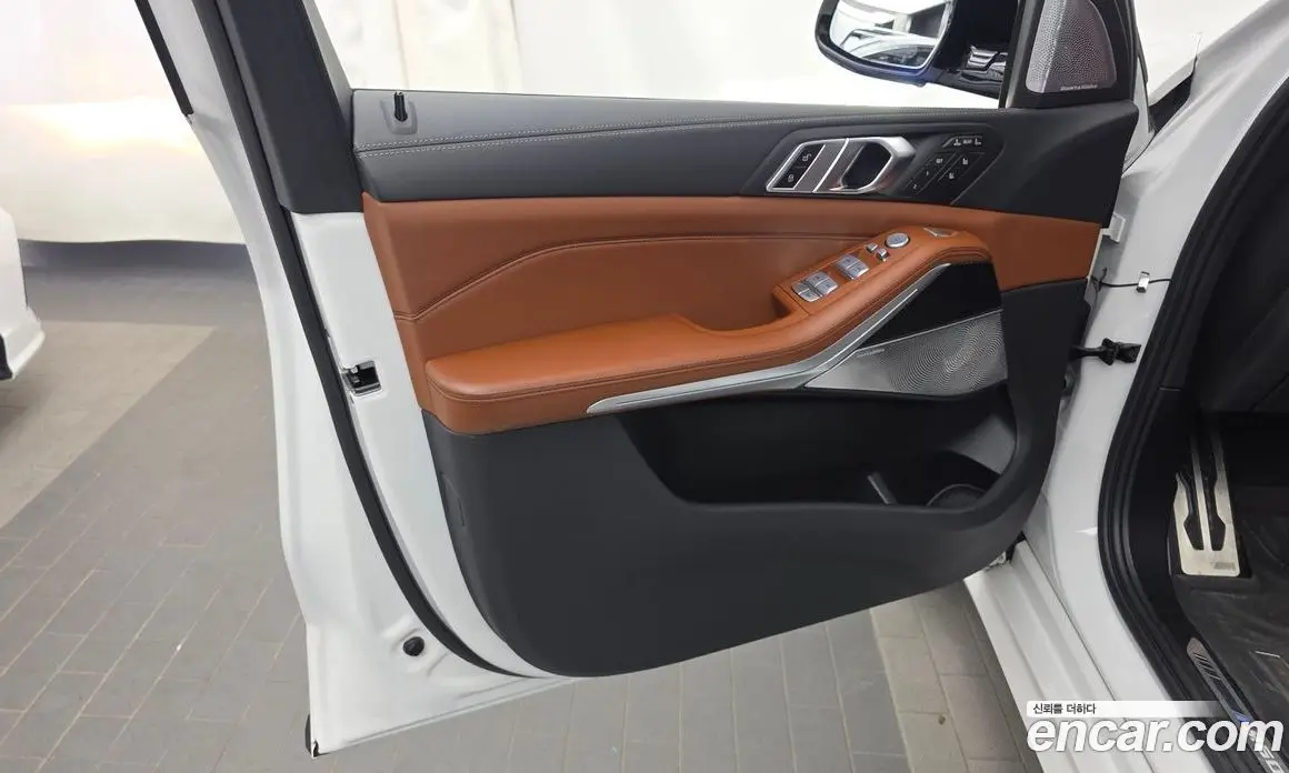 BMW X7 2023 4.4 автомат (гидро), фото 14
