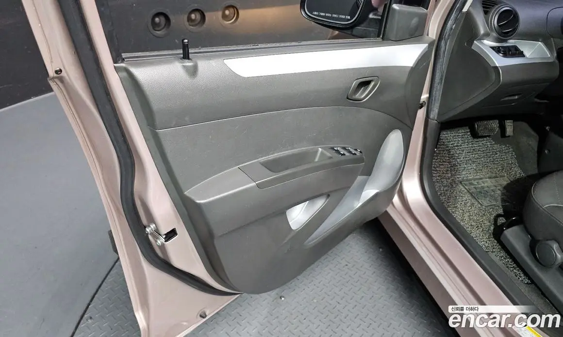Chevrolet Spark 2013 1.0 автомат (гидро), фото 14