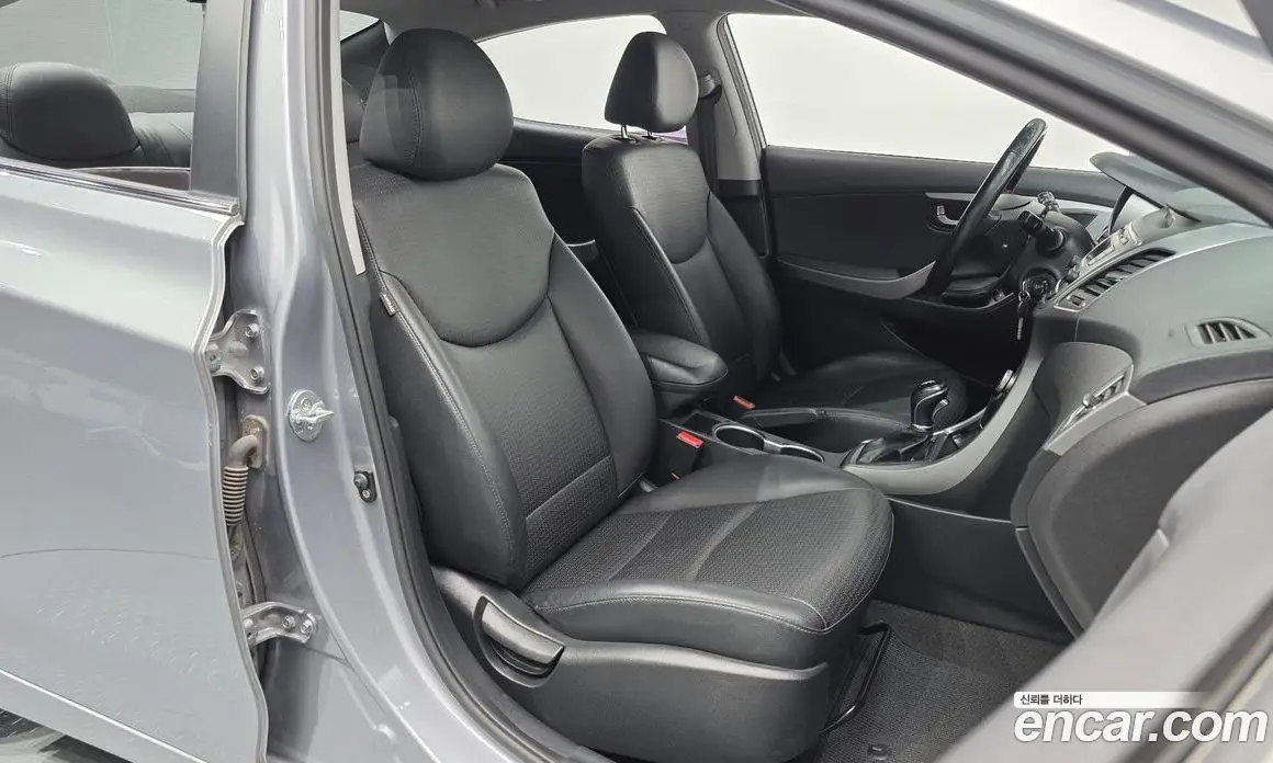 Hyundai Avante 2014 1.6 автомат (гидро), фото 12