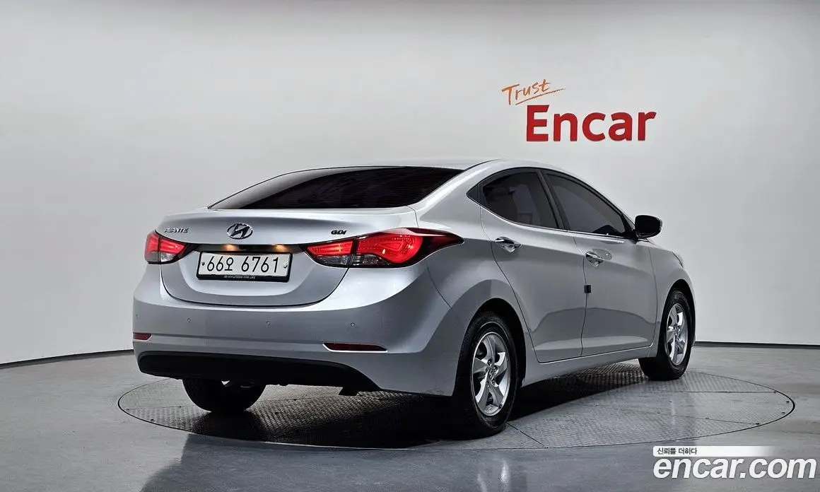 Hyundai Avante 2015 1.6 автомат (гидро), фото 1