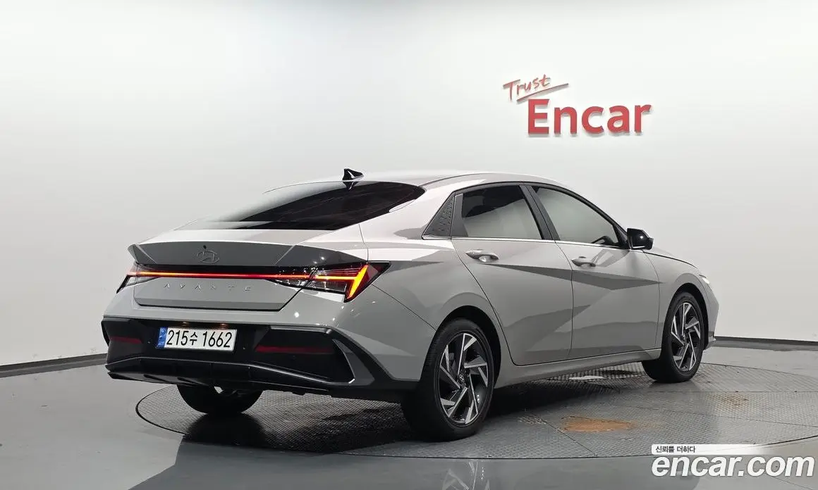 Hyundai Avante 2024 1.6 автомат (гидро), фото 1
