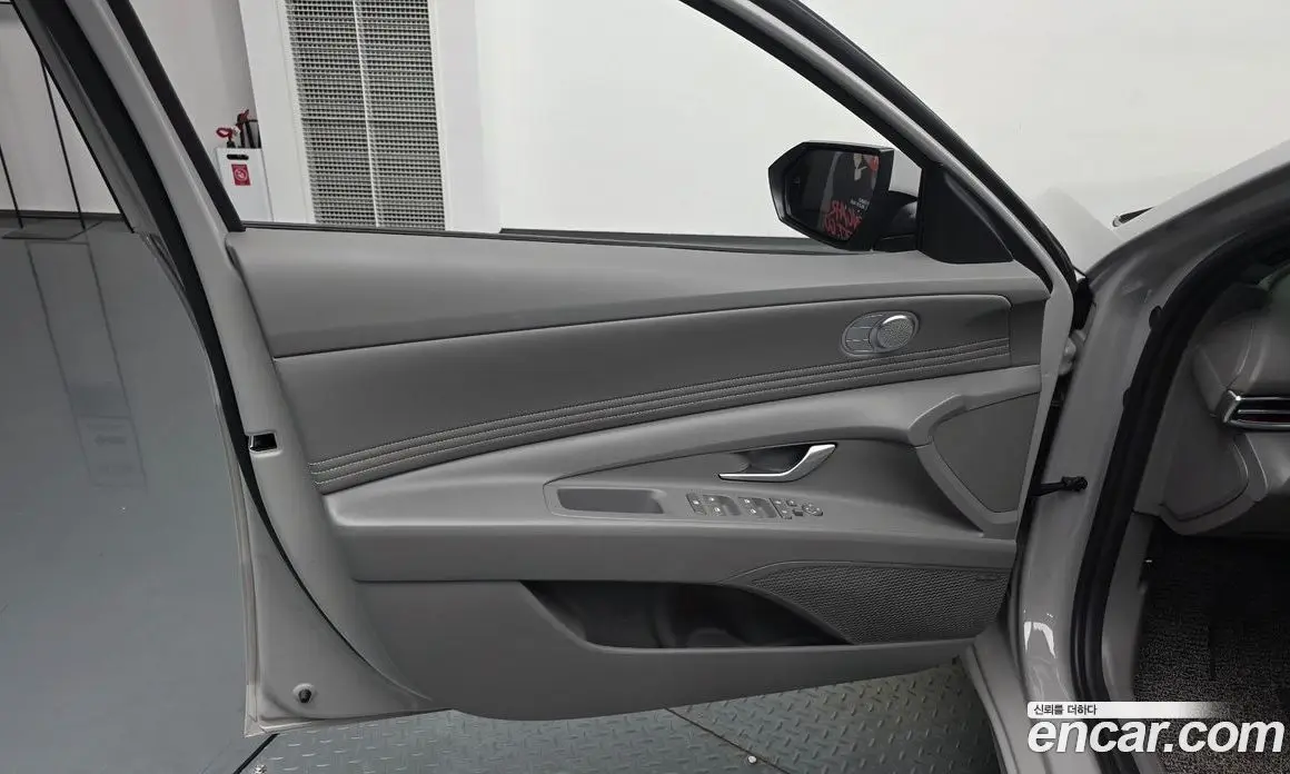 Hyundai Avante 2024 1.6 автомат (гидро), фото 13