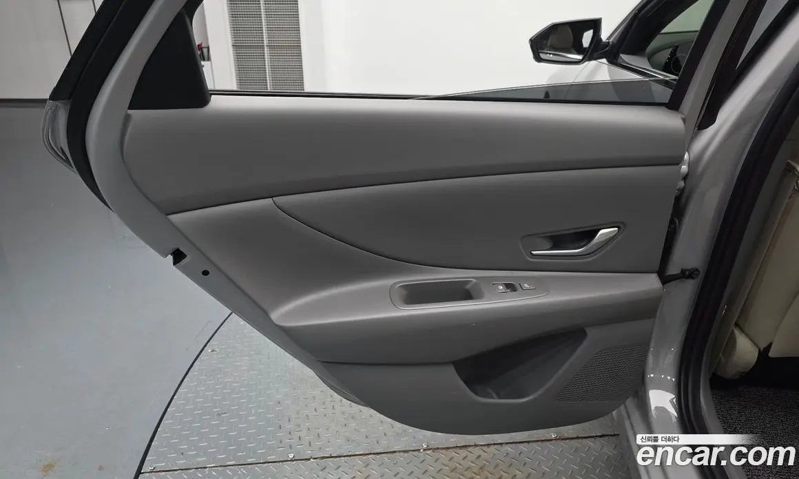 Hyundai Avante 2024 1.6 автомат (гидро), фото 14