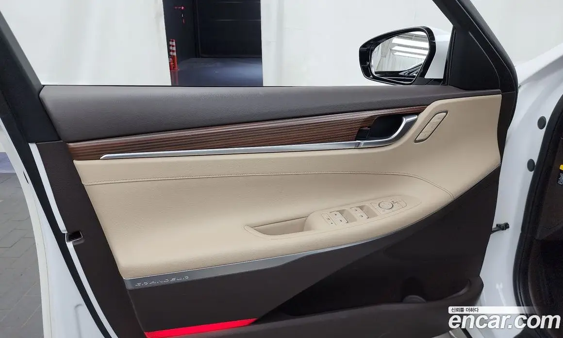 Hyundai Grandeur 2019 2.4 автомат (гидро), фото 14