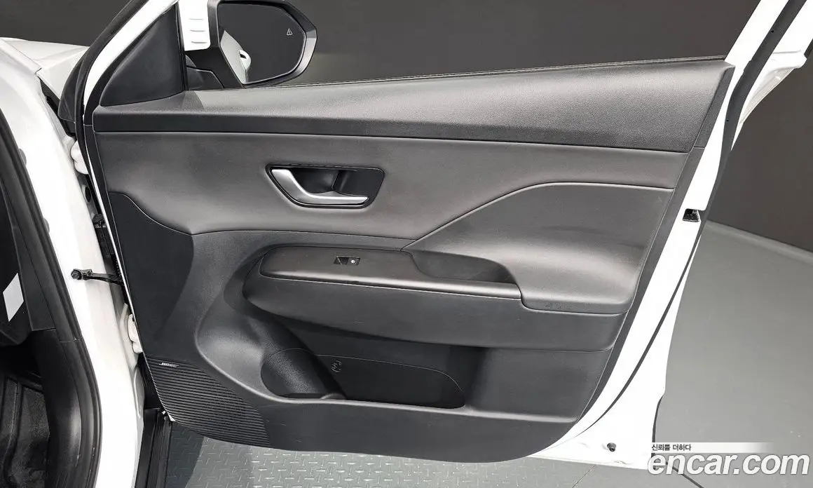 Hyundai Kona 2023 1.6 автомат (гидро), фото 13