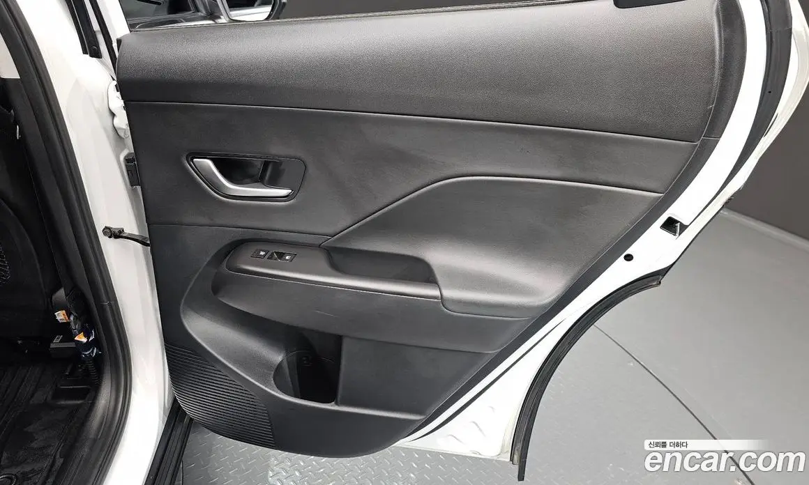 Hyundai Kona 2023 1.6 автомат (гидро), фото 14
