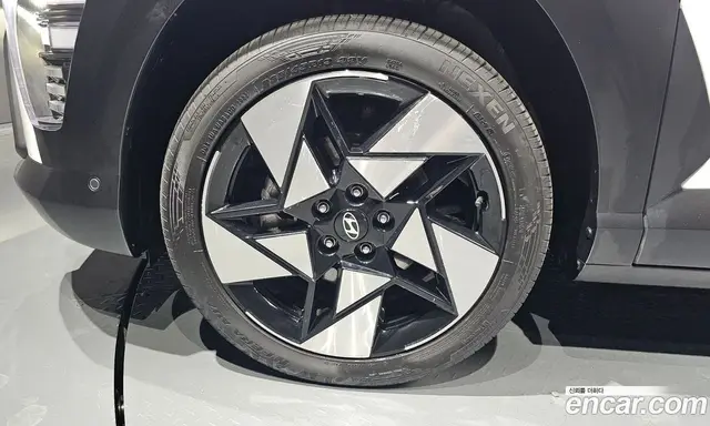 Hyundai Kona 2023 1.6 автомат (гидро), миниатюра 4