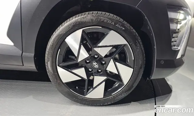 Hyundai Kona 2023 1.6 автомат (гидро), миниатюра 6
